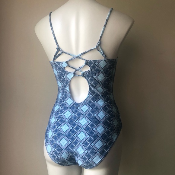 Cupshe Plunge Strappy Lace Up Greek Key One Piece Swimsuit M NEW - Picture 7 of 9